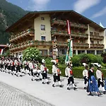Hotel Jaeger Zillertal Schlitters