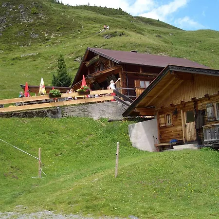 Отель Jaeger Zillertal